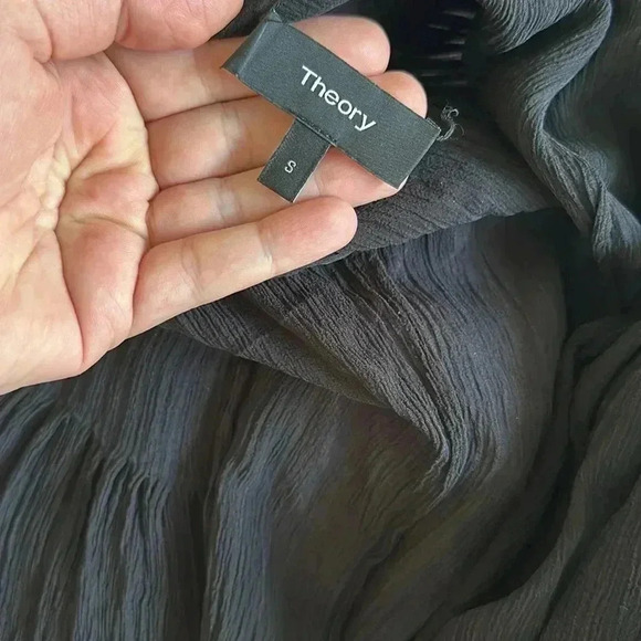 Theory 'Dionelle' Pintuck Pleat Textured Chiffon Black Sheer Blouse 100% Silk S - Picture 13 of 13